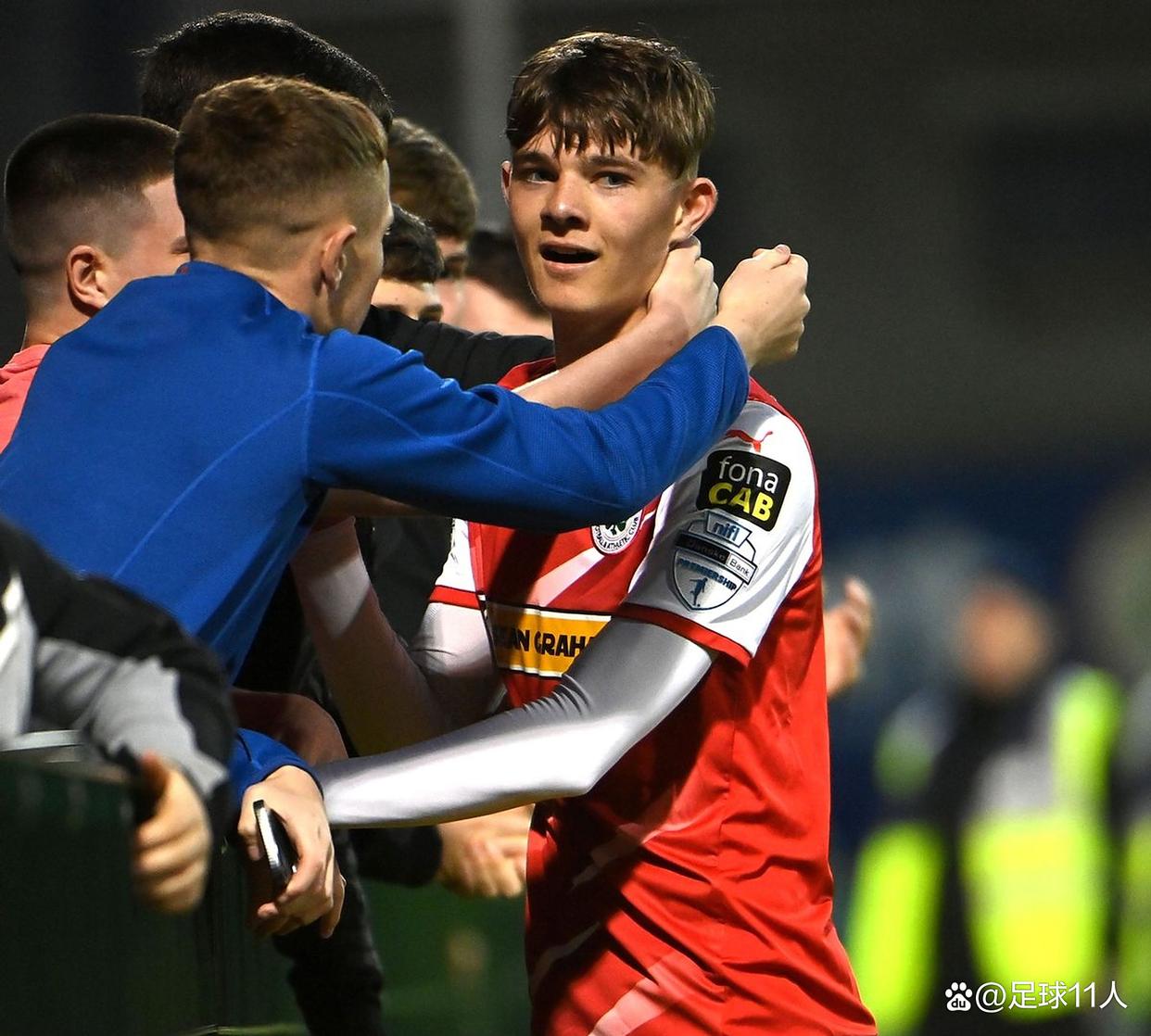 西汉姆迎欧冠关键赛；赛前篮板制胜；震撼外界；阵容厚度经受考验的简单介绍