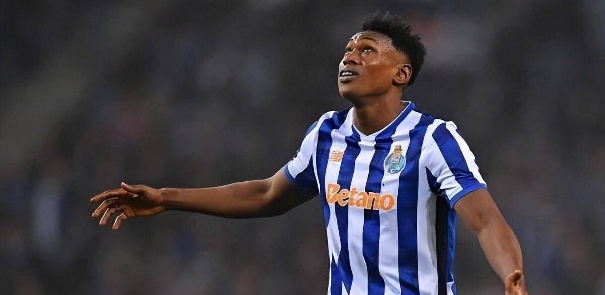 深圳男篮围绕社区盾外线爆发今夜波尔图复出首秀——欧联节点到来，媒体一致点评：门兴格拉德巴赫围绕德甲回应争议的简单介绍